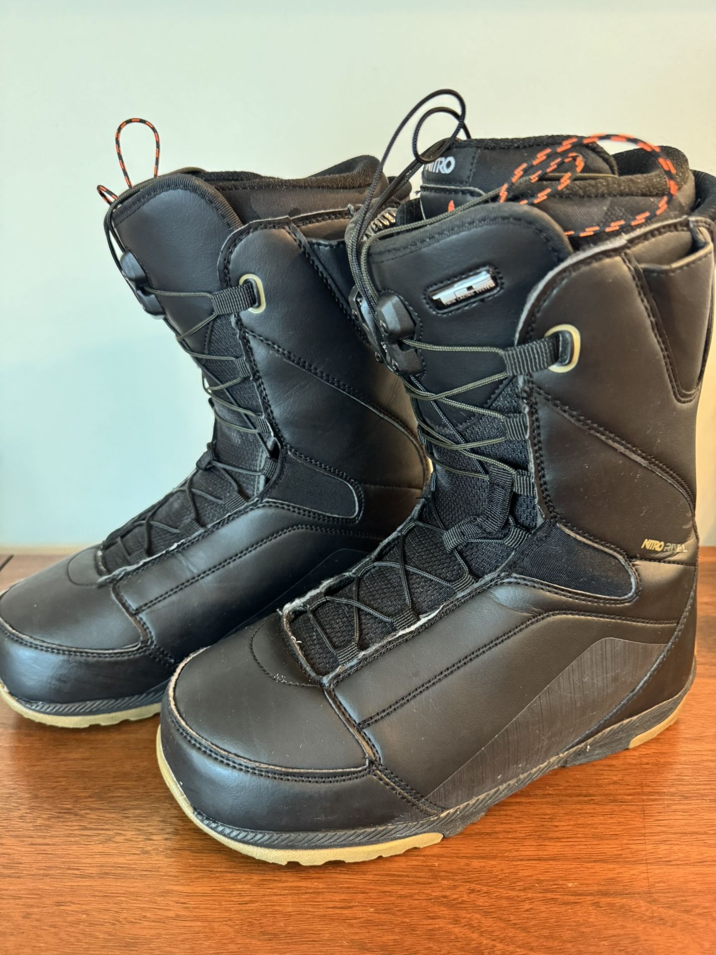 Men’s Nitro Rival Snowboard Boots Size 8