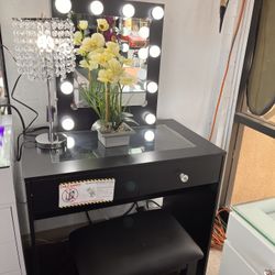 Black Small Vanity Set With Hollywood Style Mirror. Stool Included  NEW 