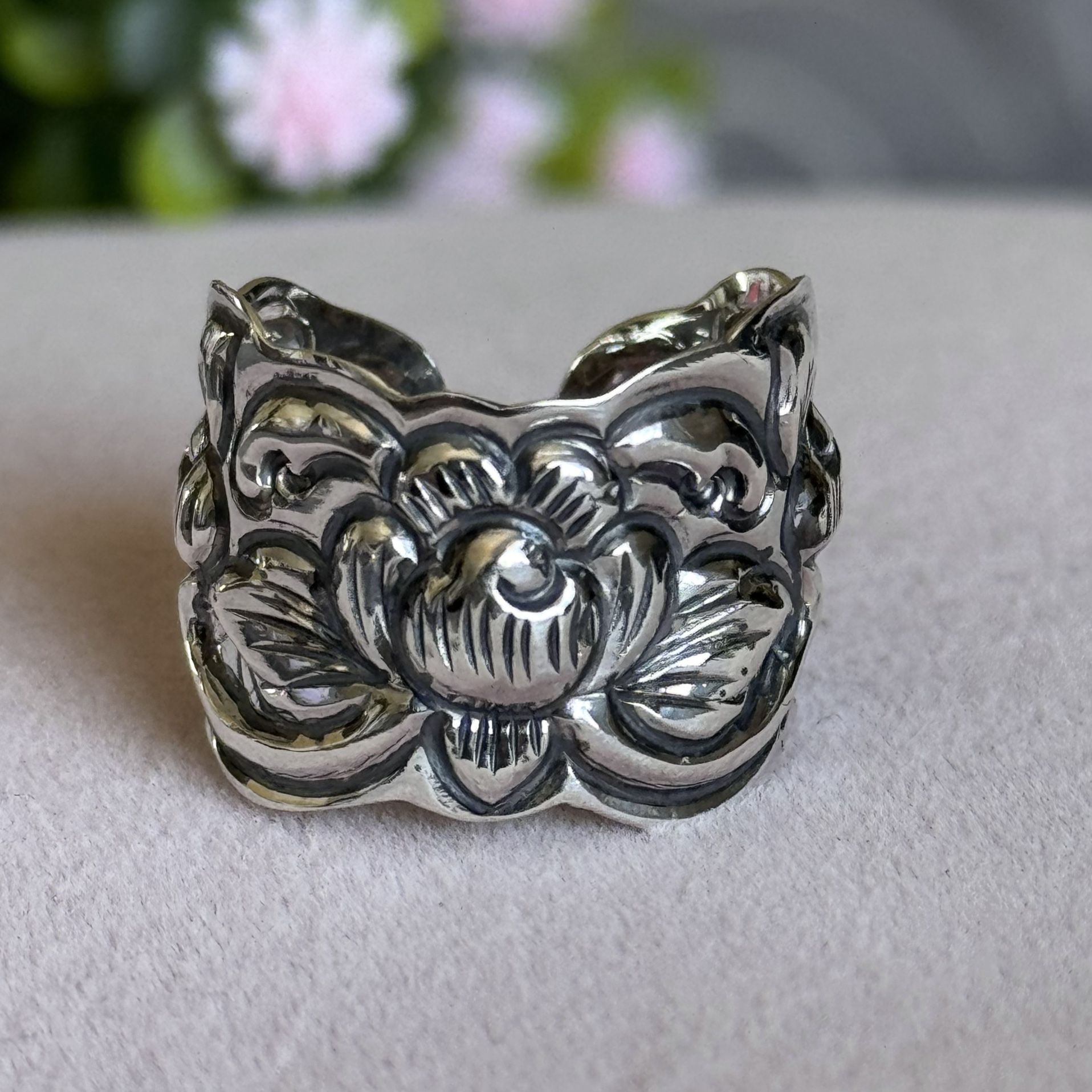 Floral Ring 🌺 Size 8 925 Sterling Silver