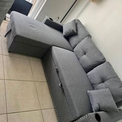 Reversible Sectional With Pull Out Sofa Bed