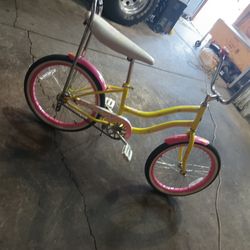 Girl Banana Seat Schwinn Bike 