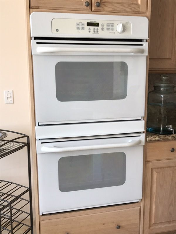 GE 30" white electric built-in double wall ovens