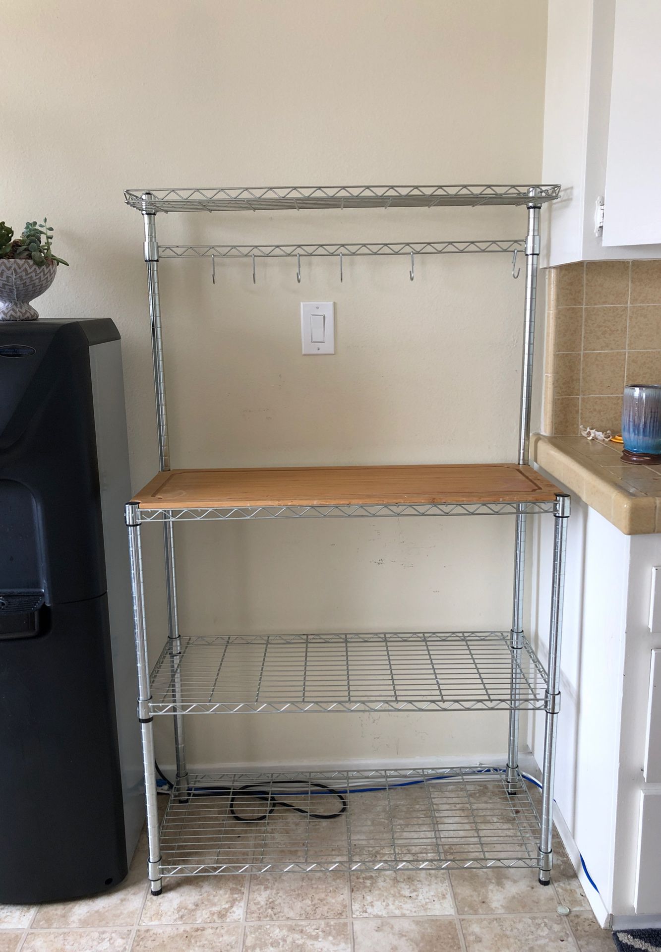 Kitchen cart / shelf with cutting board