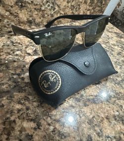 100% Authentic Ray Ban Sunglasses With Case ! For Men