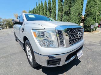 2017 Nissan Titan Crew Cab