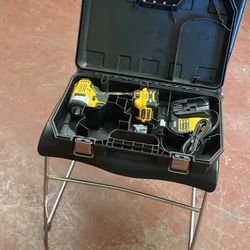 Dewalt 1/2”(13mm) Impact Wrench DCF901. XTreme12 v Battery 5AH 12 v Charger 