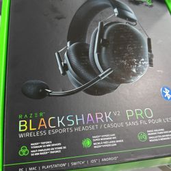 Razer Blackshark V2 Pro Hyperspeed Wireless PC Gaming Headset, 2.4GHz, BT, 70Hr Battery, 320g, Black