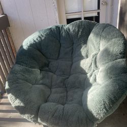 Cushioned Chair 