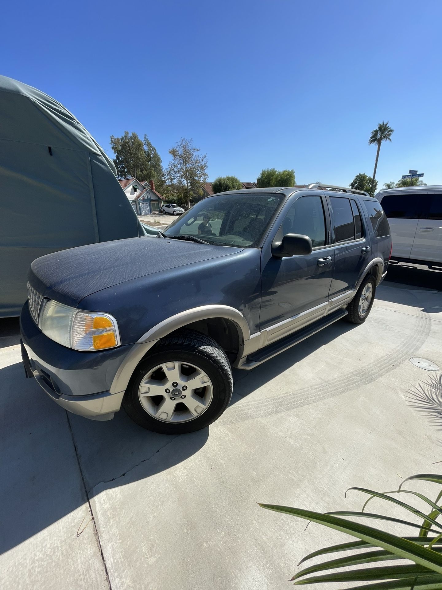 2004 Ford Explorer