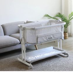 Baby Crib Bassinet NEW