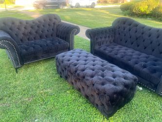 Black velvet living room set $650  firm on the price