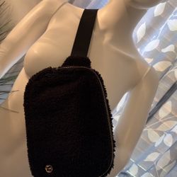 Authentic Lululemon Everywhere Belt Bag 1L Fleece Black Gold