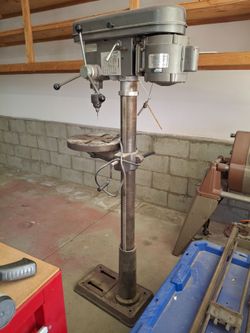 Lathe, and drill, press miscellaneous drills and tools. Will grindr tabletop all machinery works