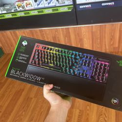 Razer BlackWidow V3 Mechanical Gaming Keyboard for PC, Green Mechanical Switches, Chroma RGB, Black Brand New 