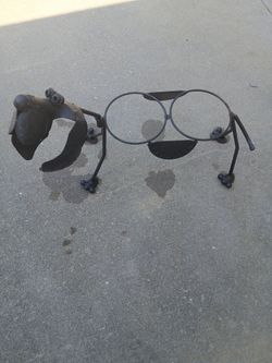 Dog bowl holder