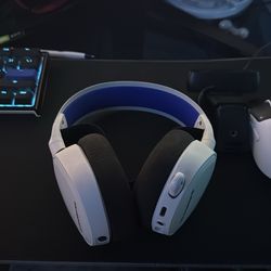 Steelseries artic 5 white good condition