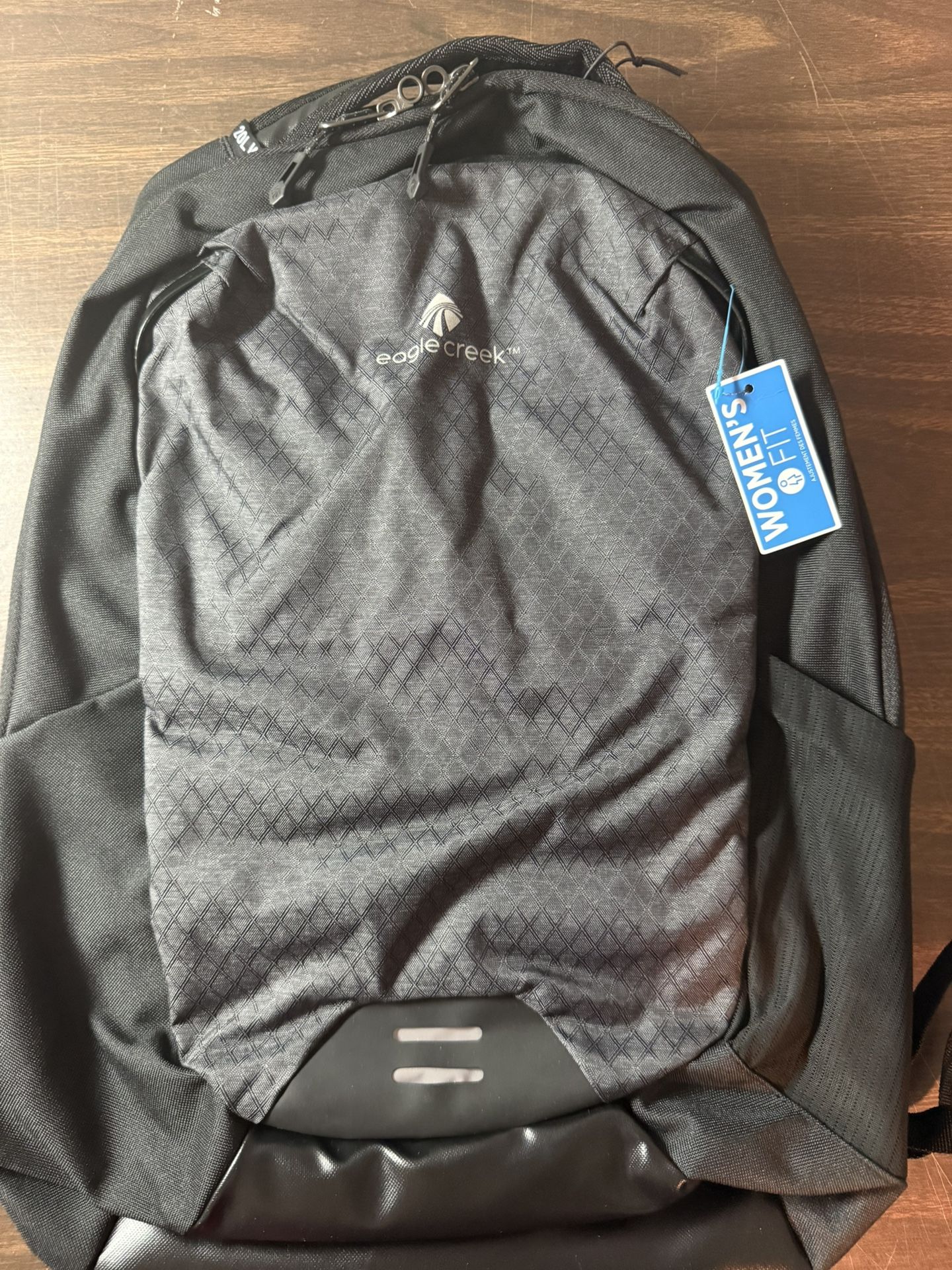 Eagle Creek Women's Fit Wayfinder Travel Backpack Black/Charcoal 20L NWT