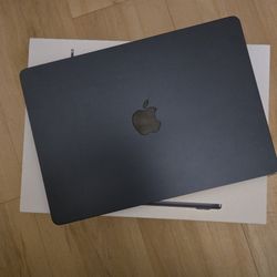 M3 Macbook Air 13" 16GB RAM 512GB SSD