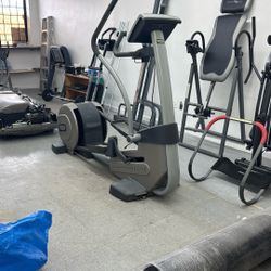 TECHNOGYM ELLIPTICAL 
