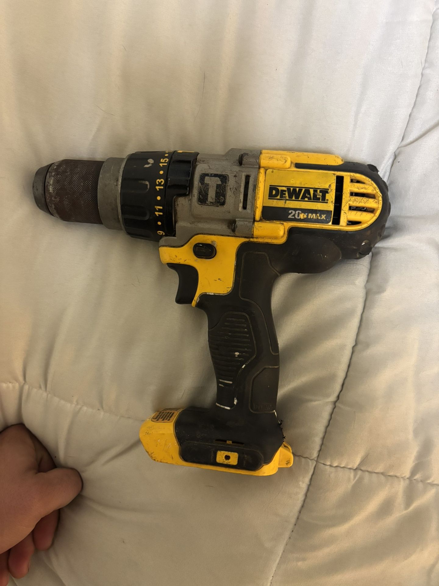 Dewalt DCD985B
