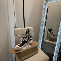 brand new hi top plarform converse size 7.5