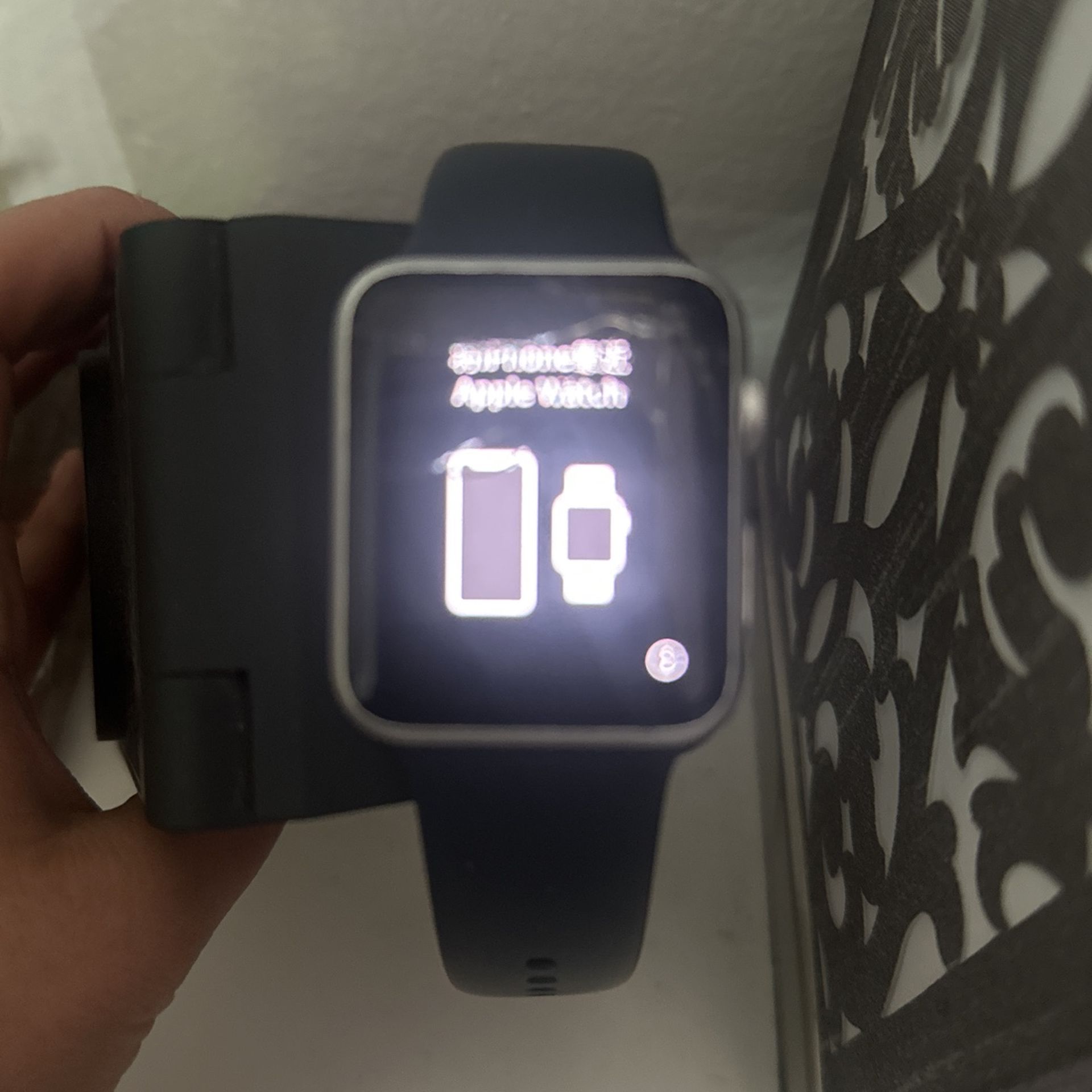Apple Watch S1 - Broken Screen
