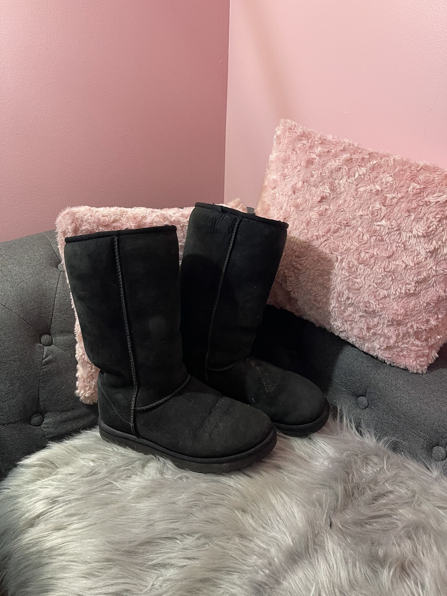 UGG