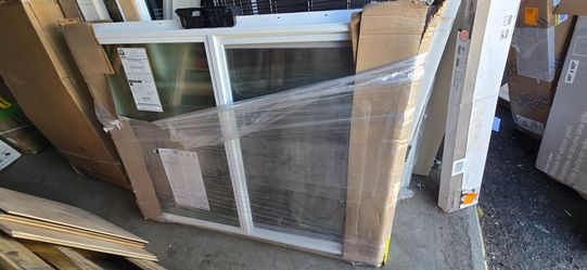 New Construction SIMONTON 48X36 WINDOW WITH PRIVACY GLASS