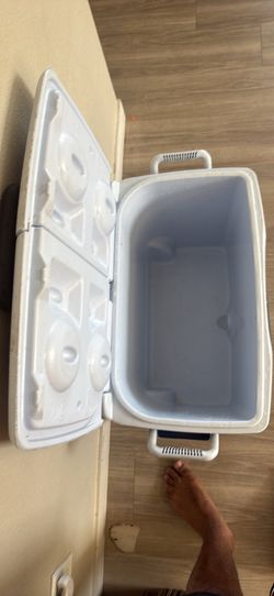Rubbermaid  water cooler