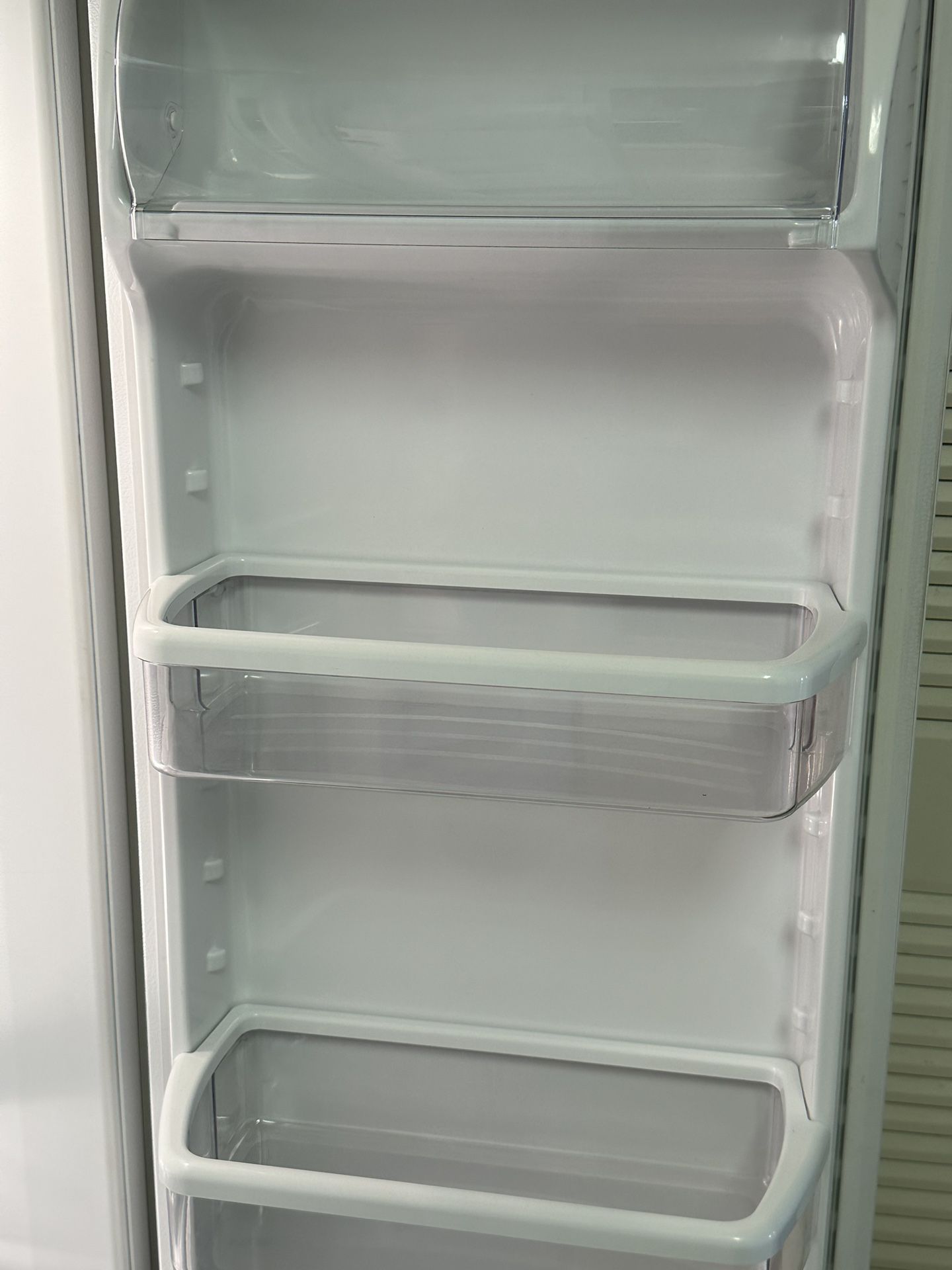 Well Maintained Kenmore fridge