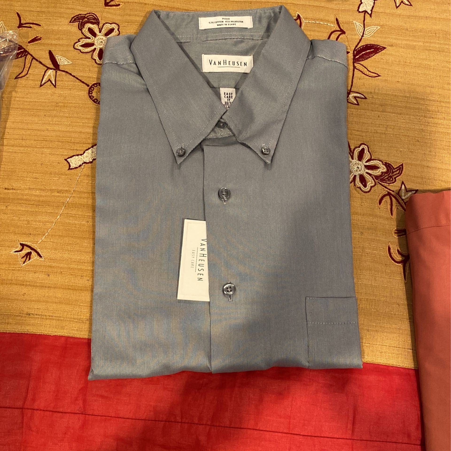 π Van Heusen Long Sleeve Men Button Down Dress Shirt - 17, 32/33 - Redmond