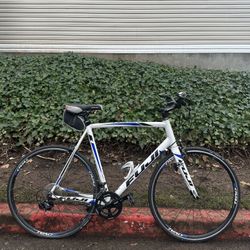 Fuji Roubaix Road Bike Aluminium Lightweight Bicycle L / XL frame