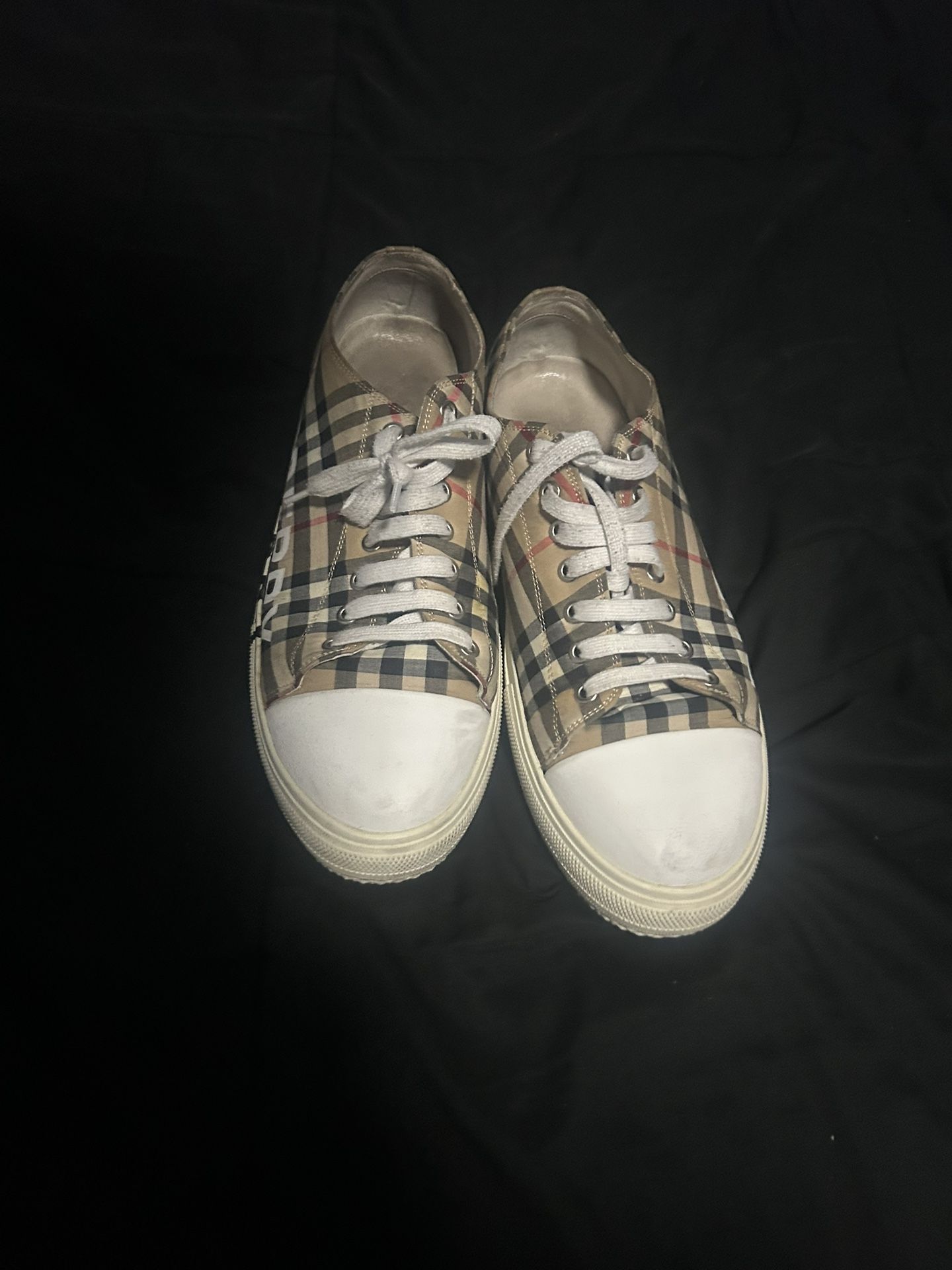 Burberry Converse