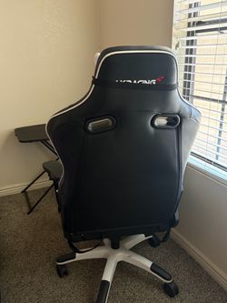 AKRacing Gaming Chair Black and White