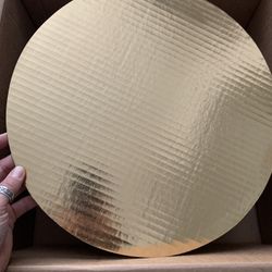 Scalloped Cake Pad - 14", Gold Circles