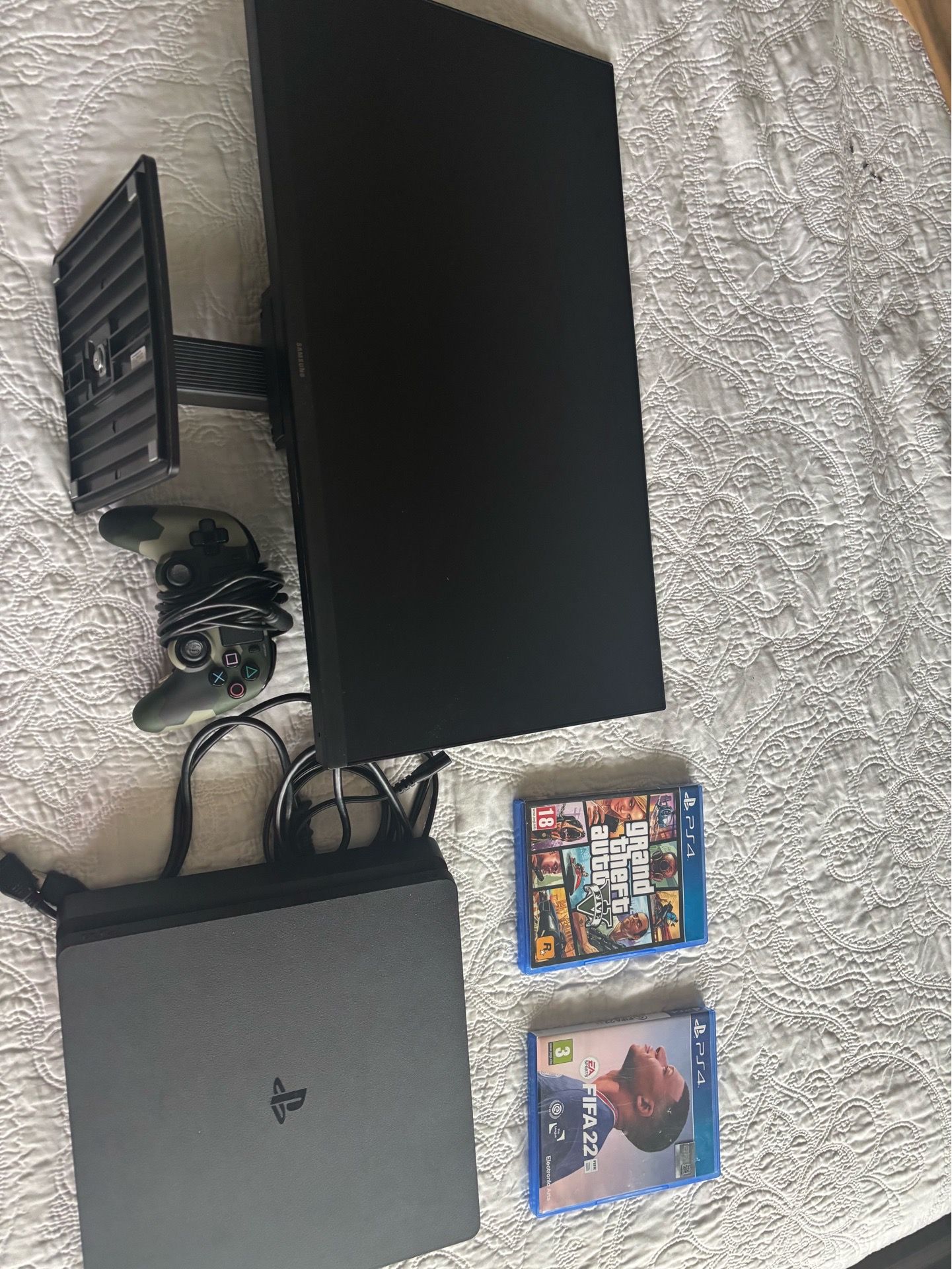 PlayStation 4 pro + Monitor