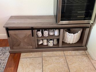 Farmhouse Sliding Door Storage Bench
