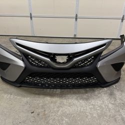 front end toyota camry 2018 silver (perfect condition!)