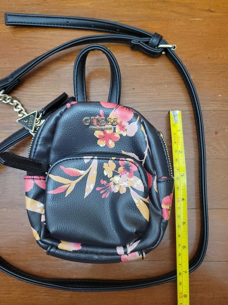 Guess Small Shoulder Bag