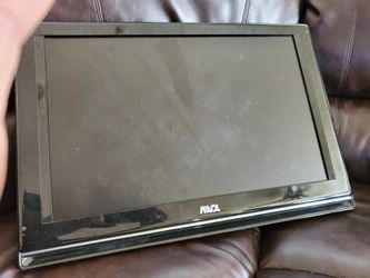 lcd hd tv works great no remote no stand