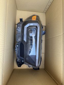 2020 Toyota Tacoma Headlights
