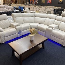 Power Reclining Sectional 