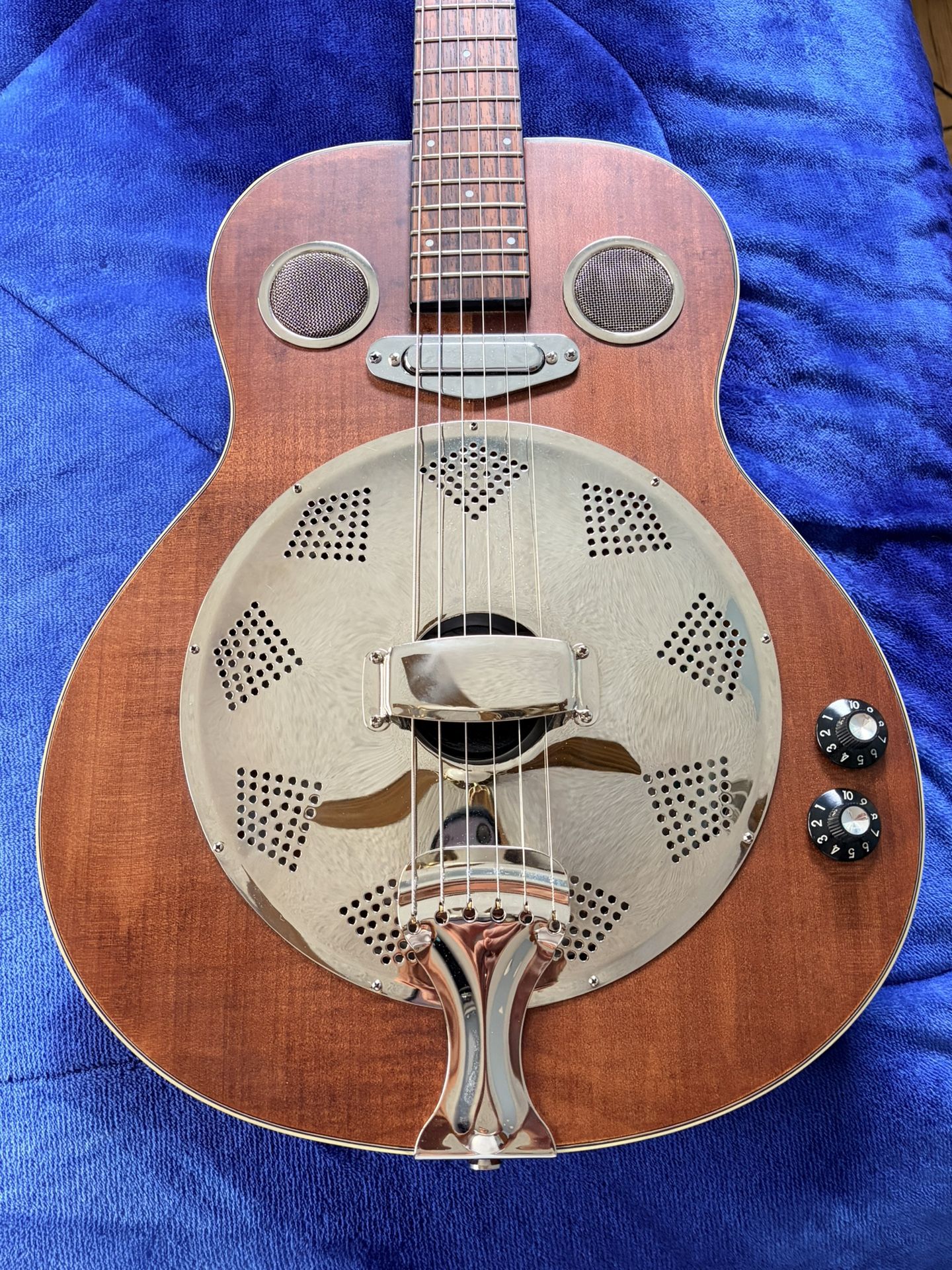Fender Brown Derby Resonator acoustic/electric guitar