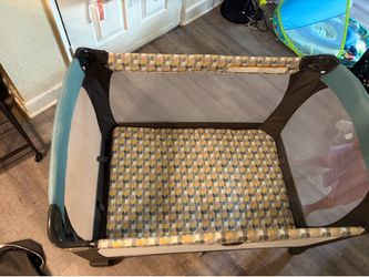 Play pen