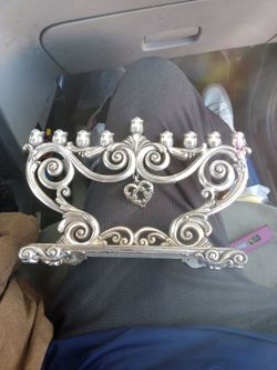 Tradition scroll menorah