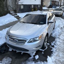 Selling My 2010 Ford Taurus 