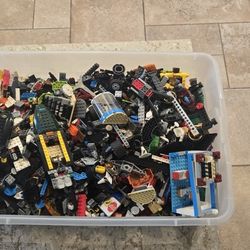 8 Pounds of genuine Lego pieces 
