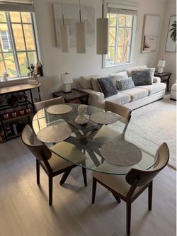 Stylish Glass Table with 4 Chairs