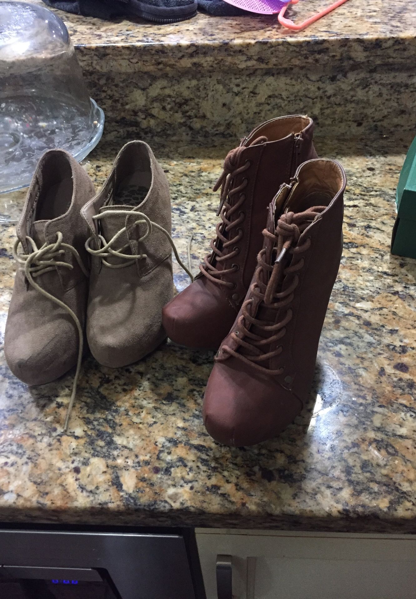 Womens boots size 6