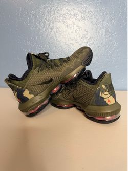 Nike LeBron James 16 low camo battleknit 2.0 Olive Green Camo Knit Sneakers Sz 8